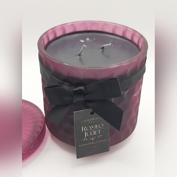 Romeo & Juliet Satin Candle - Fragrant Jewels - Picture 2 of 5